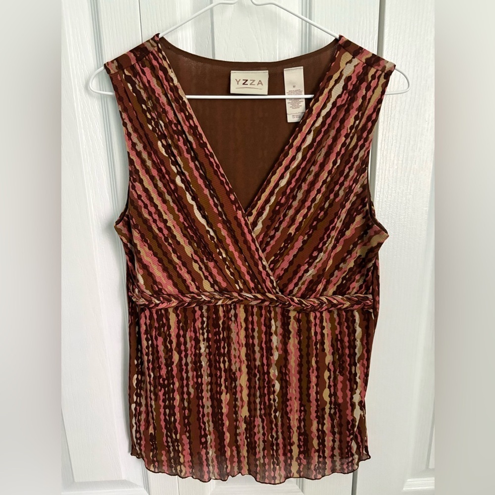 Yzza V-Neck Sleeveless Blouse